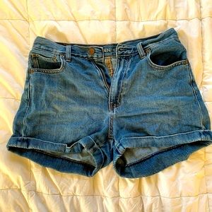 AE Mom Shorts Size 6